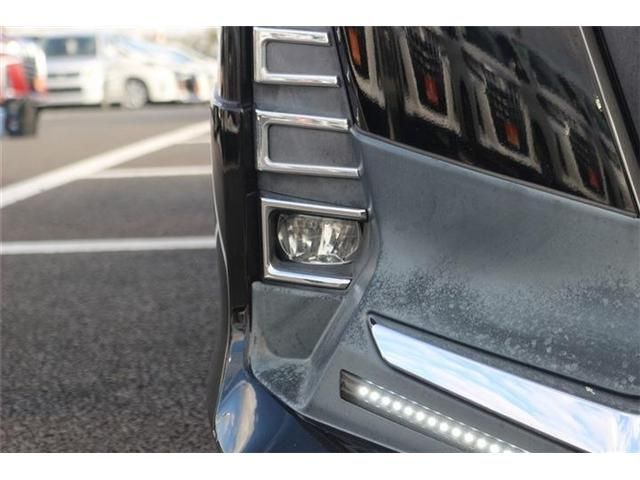 TOYOTA NOAH HYBRID 2017