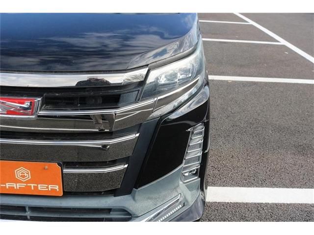 TOYOTA NOAH HYBRID 2017