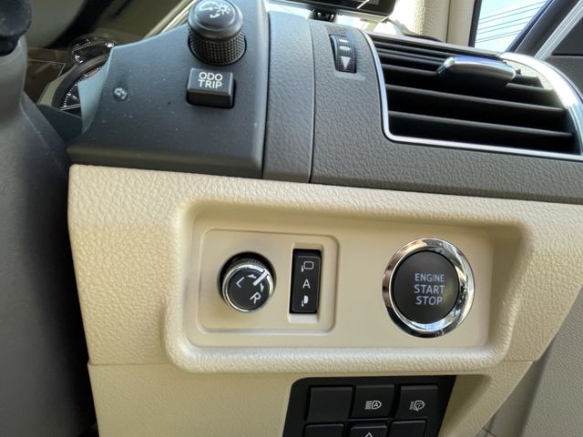 TOYOTA LANDCRUISER PRADO 2023