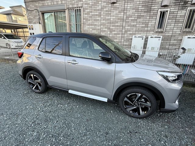 TOYOTA RAIZE HYBRID 2025