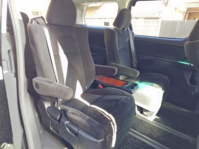 TOYOTA VELLFIRE 2009