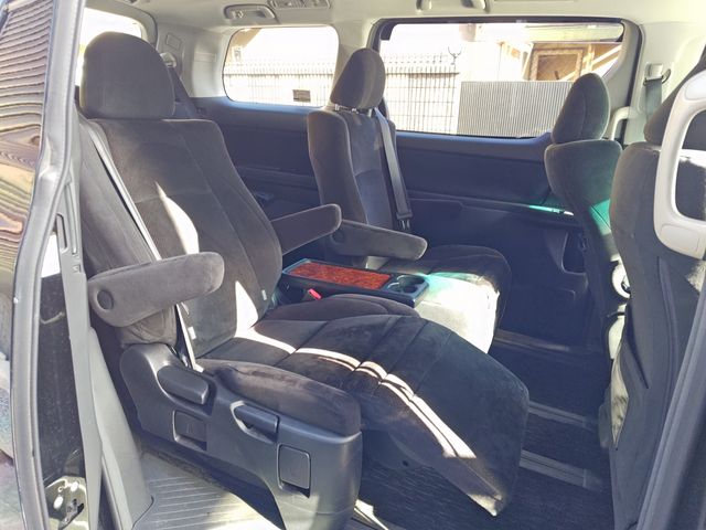 TOYOTA VELLFIRE 2009