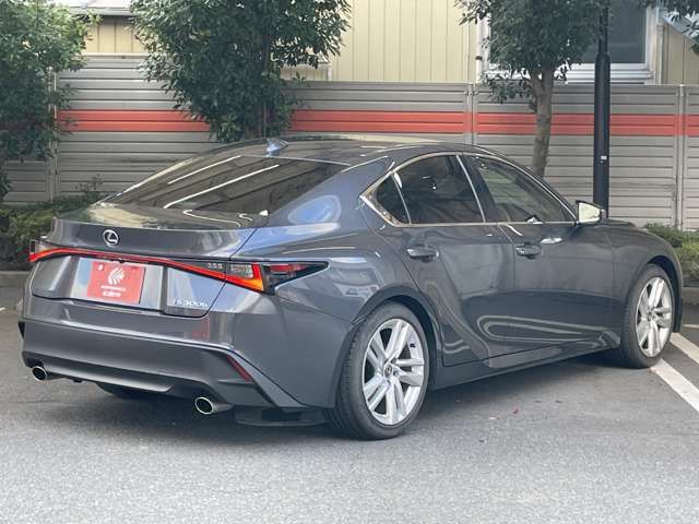TOYOTA LEXUS IS300h 2023