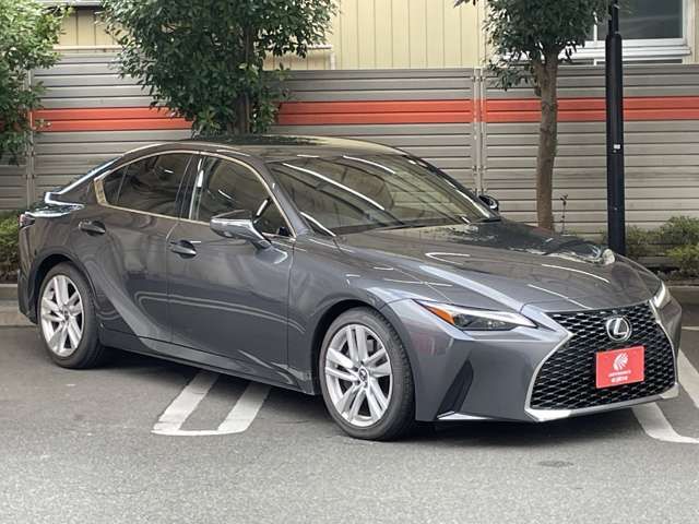 TOYOTA LEXUS IS300h 2023