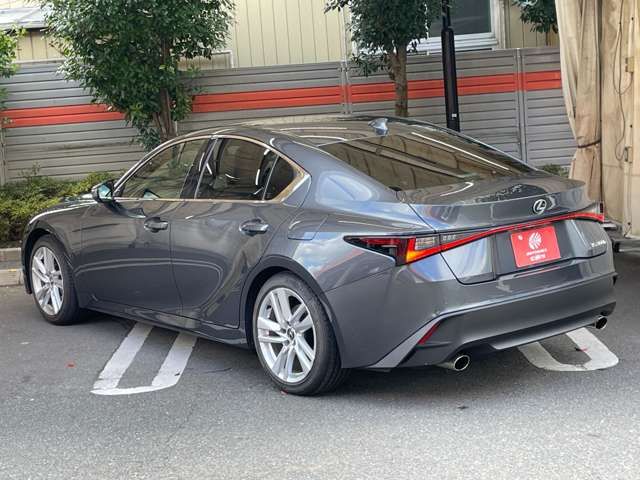 TOYOTA LEXUS IS300h 2023