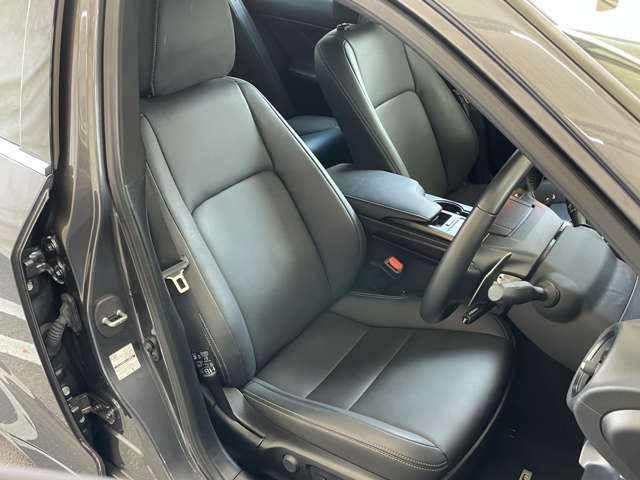 TOYOTA LEXUS IS300h 2023