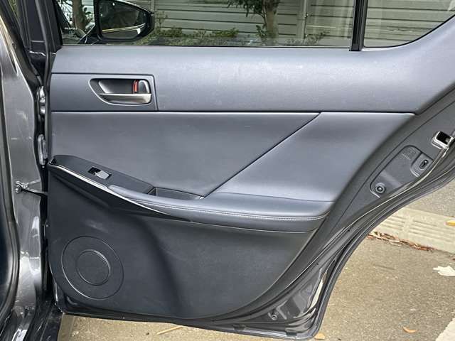 TOYOTA LEXUS IS300h 2023