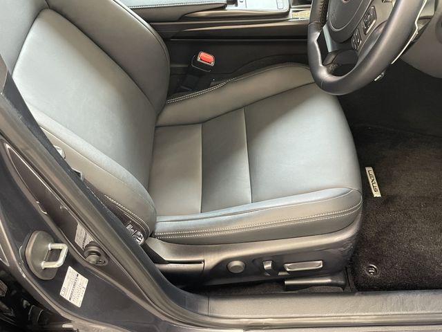 TOYOTA LEXUS IS300h 2023