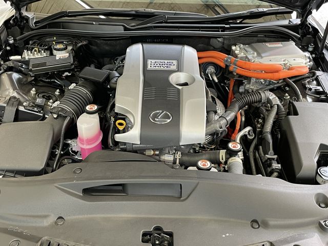 TOYOTA LEXUS IS300h 2023