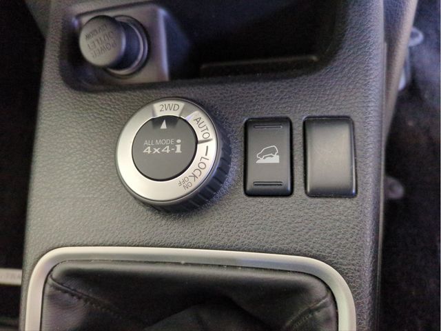 NISSAN X-TRAIL 4WD 2011