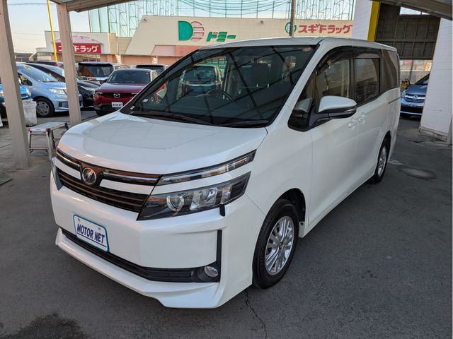 TOYOTA VOXY 2015