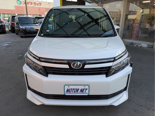 TOYOTA VOXY 2015