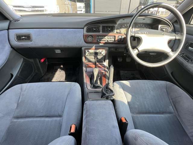 NISSAN LAUREL 1992