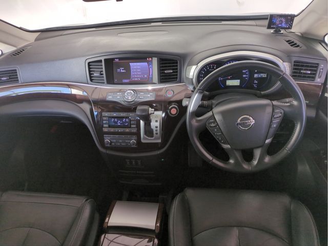 NISSAN ELGRAND  4WD 2013