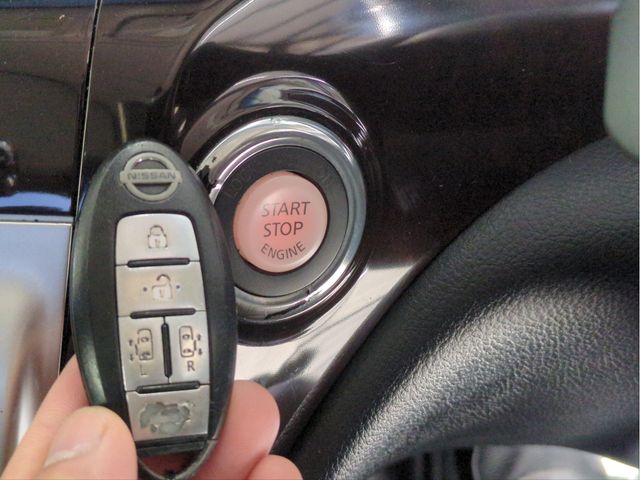 NISSAN ELGRAND  4WD 2013