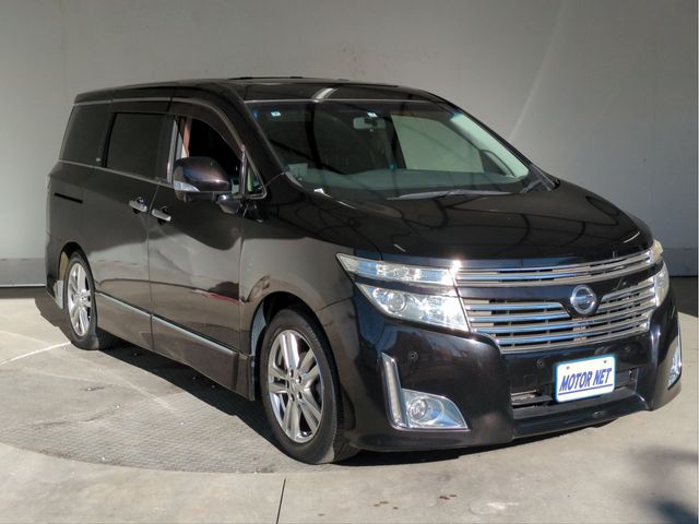 NISSAN ELGRAND  4WD 2013