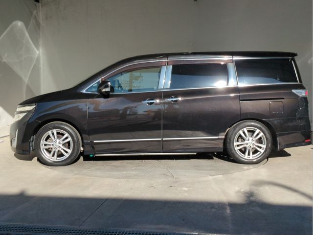 NISSAN ELGRAND  4WD 2013