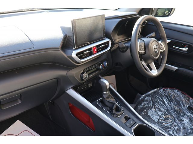 TOYOTA RAIZE HYBRID 2025