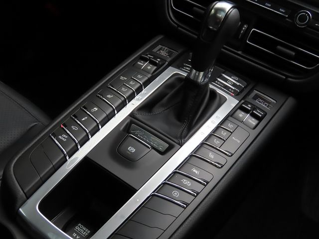 PORSCHE PORSCHE Macan 2021