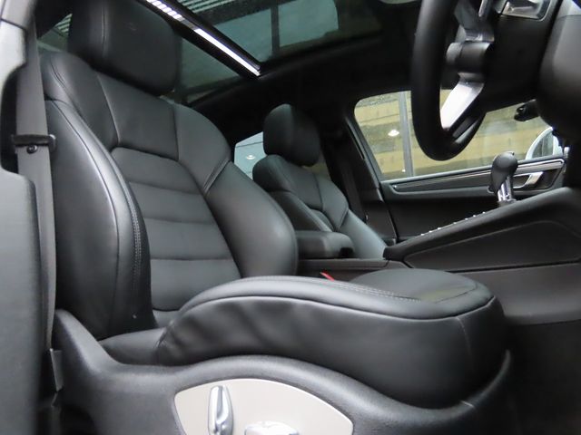 PORSCHE PORSCHE Macan 2021