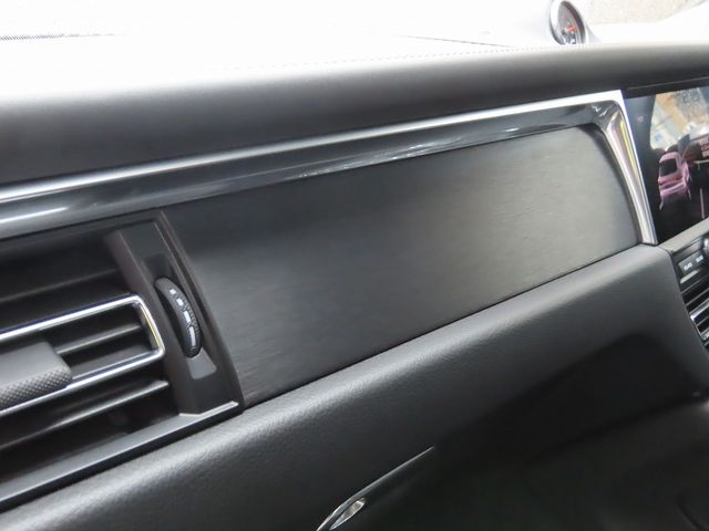 PORSCHE PORSCHE Macan 2021