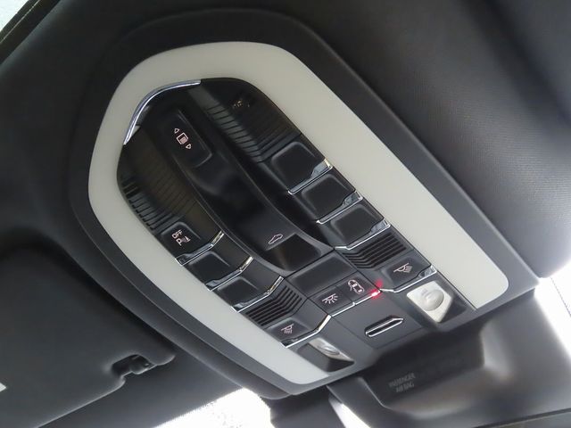 PORSCHE PORSCHE Macan 2021