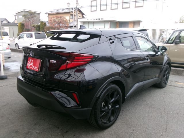 TOYOTA C-HR 2021