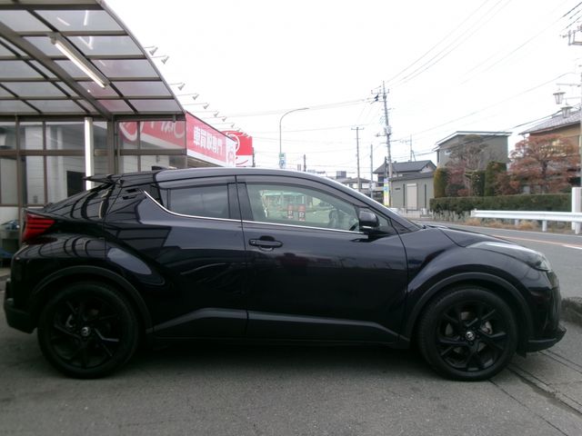 TOYOTA C-HR 2021
