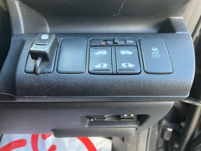 HONDA STEPWAGON SPADA 2011