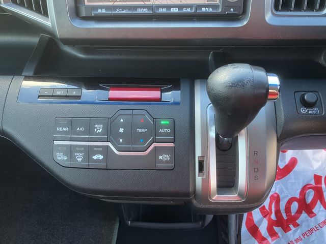 HONDA STEPWAGON SPADA 2011