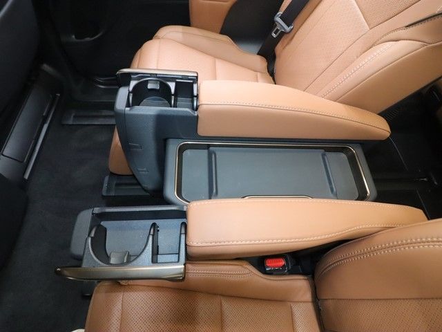 TOYOTA VELLFIRE 2025