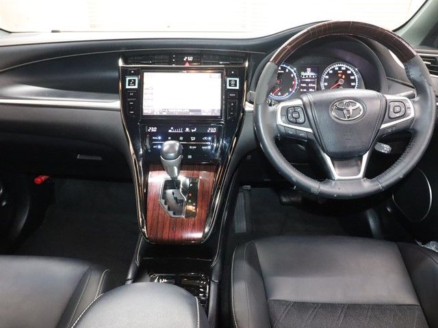 TOYOTA HARRIER 2WD 2015