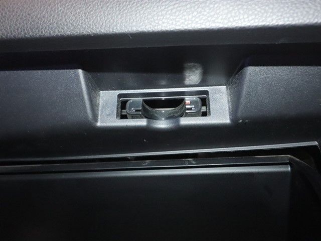 TOYOTA HARRIER 2WD 2015