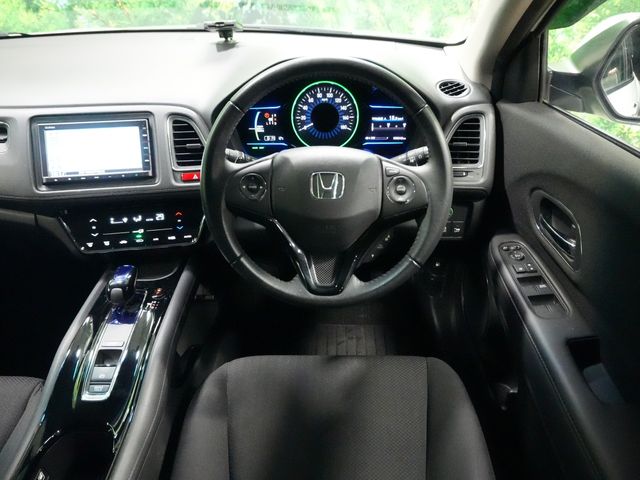 HONDA VEZEL HYBRID 2015
