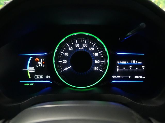 HONDA VEZEL HYBRID 2015