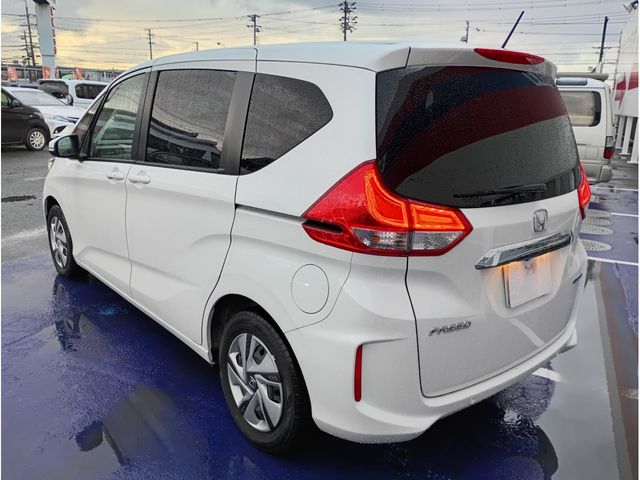 HONDA FREED HYBRID 2023