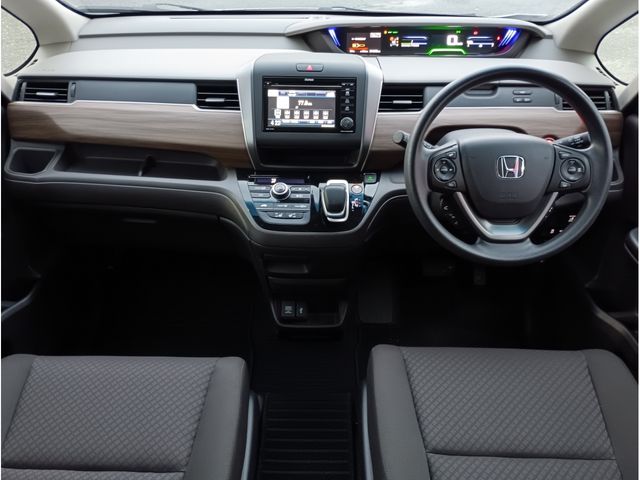 HONDA FREED HYBRID 2023