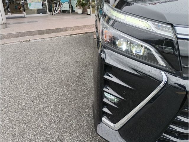 TOYOTA VOXY 2021