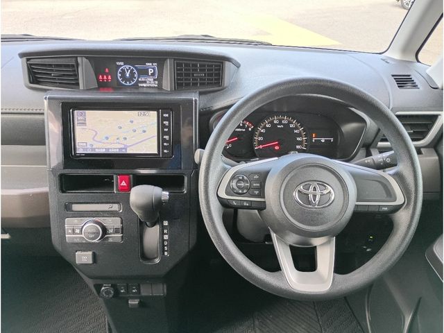 TOYOTA ROOMY 2020