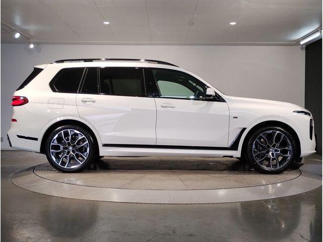 BMW BMW X7 2024