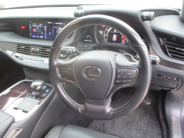 TOYOTA LEXUS LS500 4WD 2019