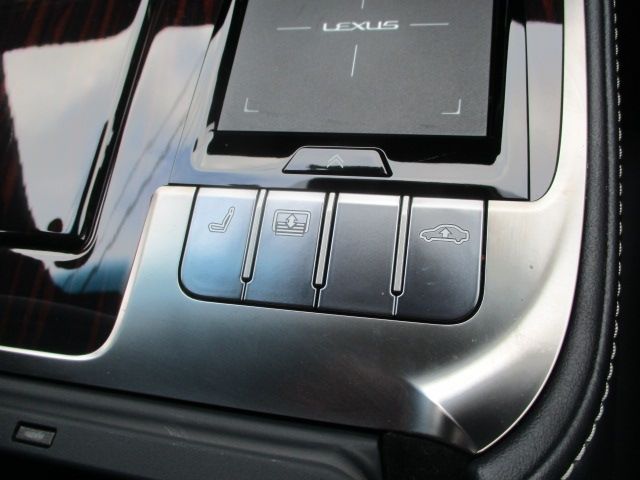 TOYOTA LEXUS LS500 4WD 2019