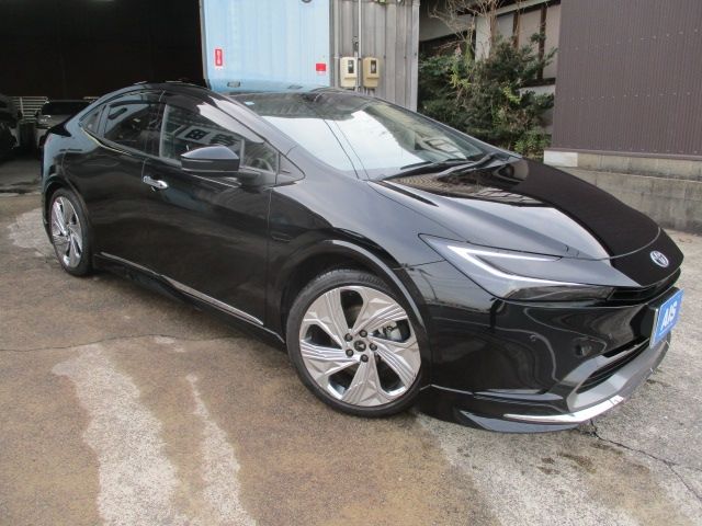 TOYOTA PRIUS 4WD 2025 