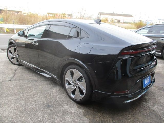 TOYOTA PRIUS 4WD 2025