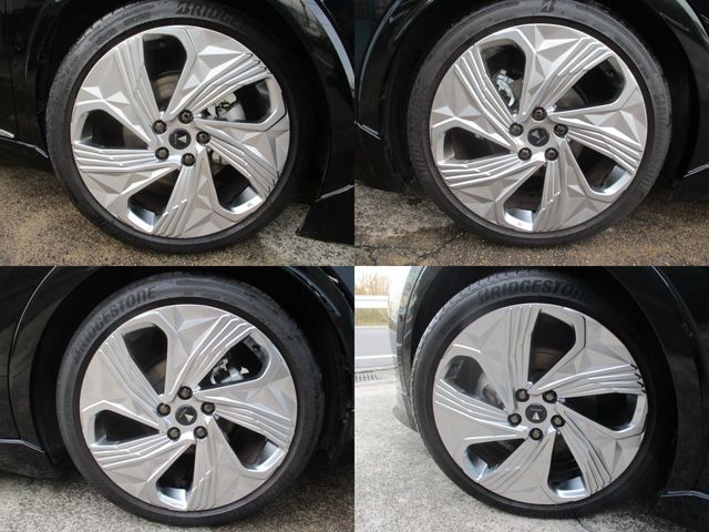 TOYOTA PRIUS 4WD 2025