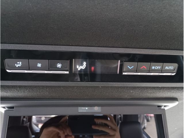 TOYOTA NOAH HYBRID 4WD 2024