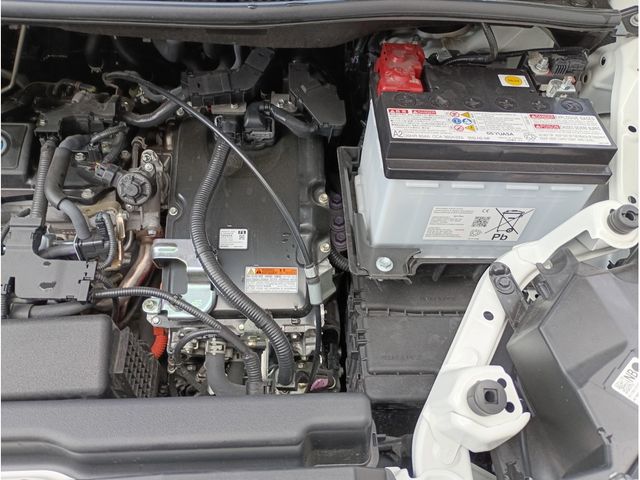 TOYOTA NOAH HYBRID 4WD 2024