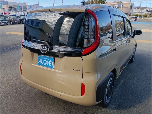 TOYOTA SIENTA HYBRID 2025