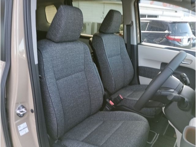 TOYOTA SIENTA HYBRID 2025