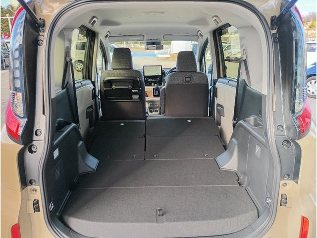 TOYOTA SIENTA HYBRID 2025